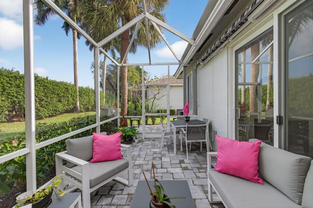 10672 Royal Caribbean Circle, Boynton Beach, FL 33437