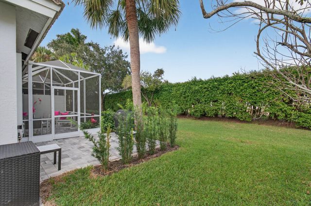 10672 Royal Caribbean Circle, Boynton Beach, FL 33437