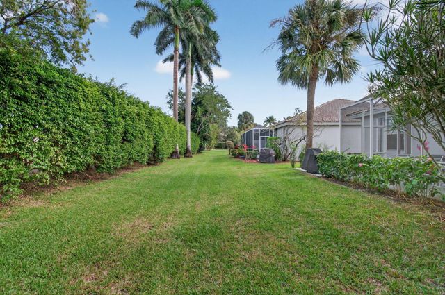 10672 Royal Caribbean Circle, Boynton Beach, FL 33437