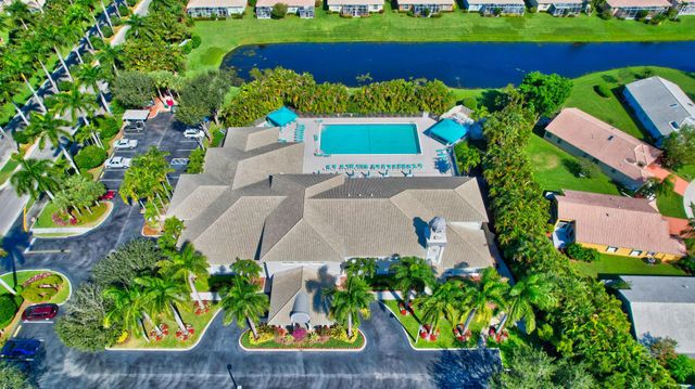 10672 Royal Caribbean Circle, Boynton Beach, FL 33437