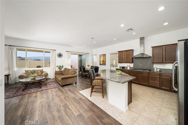 11855 Sagecrest Court, Corona, CA 92883