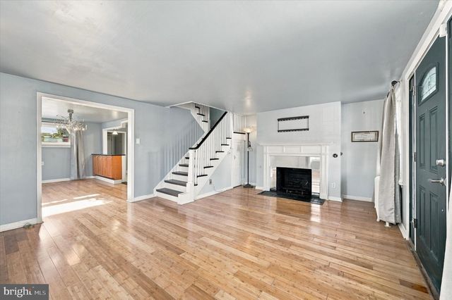 100 W WASHINGTON LN, Philadelphia, PA 19144