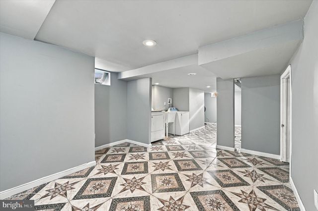 100 W WASHINGTON LN, Philadelphia, PA 19144
