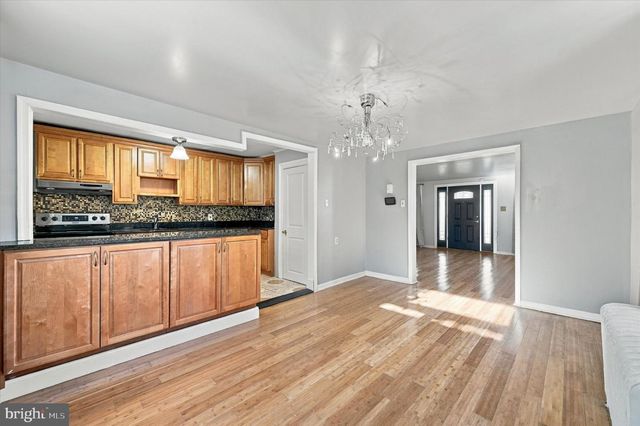 100 W WASHINGTON LN, Philadelphia, PA 19144