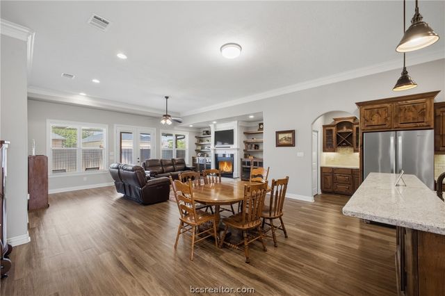 3114 Peterson Way, Bryan, TX 77802
