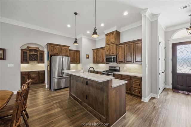 3114 Peterson Way, Bryan, TX 77802