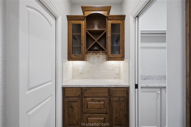 3114 Peterson Way, Bryan, TX 77802