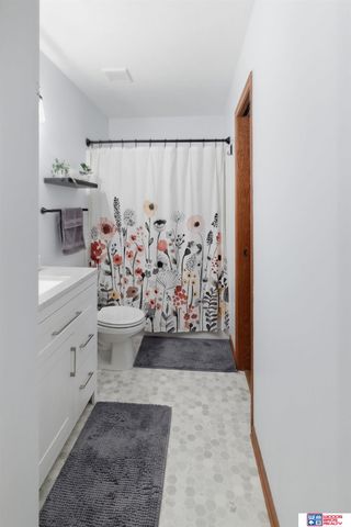 1120 Garden Valley Road, Lincoln, NE 68521