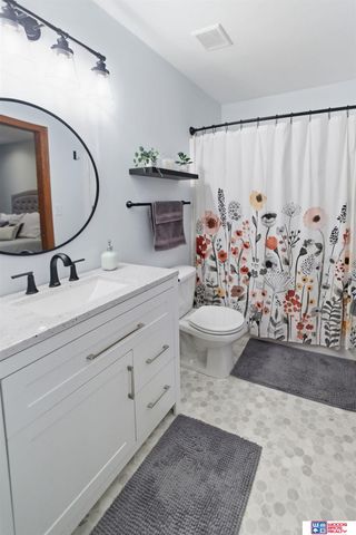 1120 Garden Valley Road, Lincoln, NE 68521