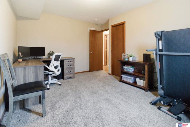 1120 Garden Valley Road, Lincoln, NE 68521