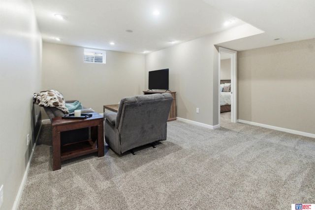 1120 Garden Valley Road, Lincoln, NE 68521