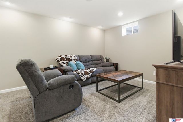 1120 Garden Valley Road, Lincoln, NE 68521