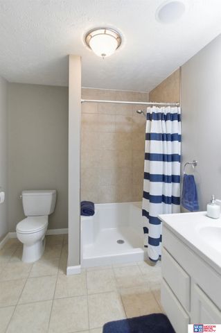 1120 Garden Valley Road, Lincoln, NE 68521