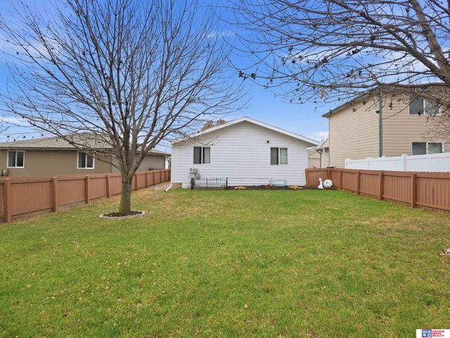 1120 Garden Valley Road, Lincoln, NE 68521