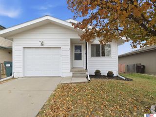 1120 Garden Valley Road, Lincoln, NE 68521