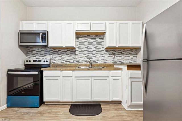 430 South St Apt 4, Portsmouth, VA 23704