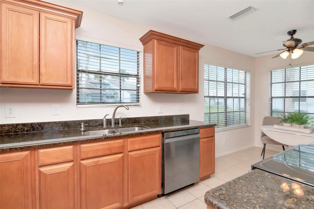 Image 4 of property listing at 4234 BRENTWOOD PARK CIRCLE, Tampa, FL 33624