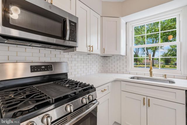 250 FAIRVIEW AVE, West Berlin, NJ 08091