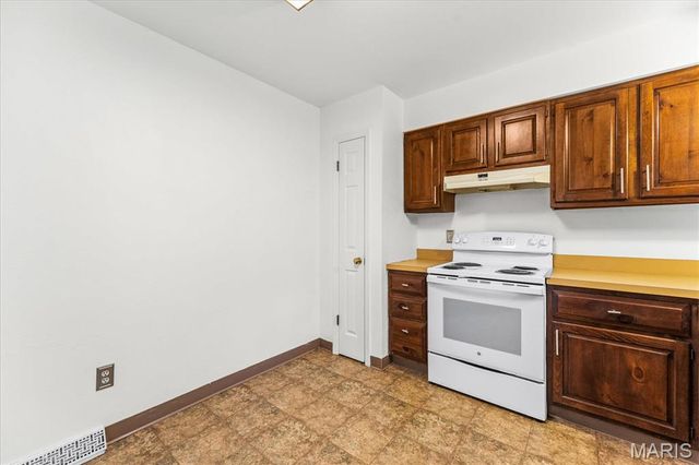 221 Blanc Lee Drive, Belleville, IL 62226