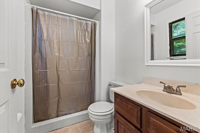 221 Blanc Lee Drive, Belleville, IL 62226
