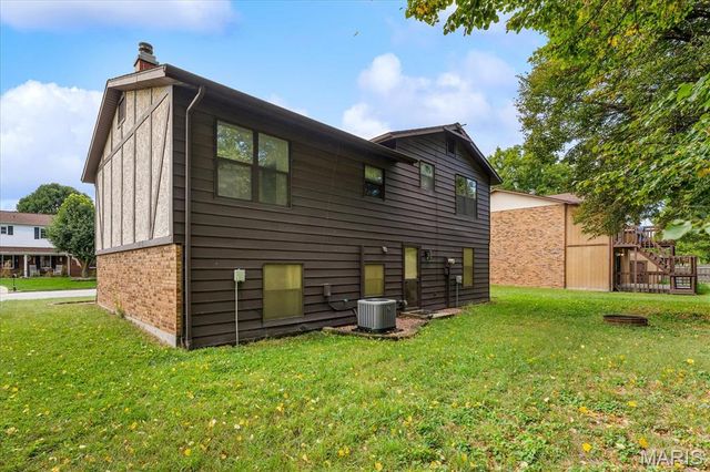 221 Blanc Lee Drive, Belleville, IL 62226