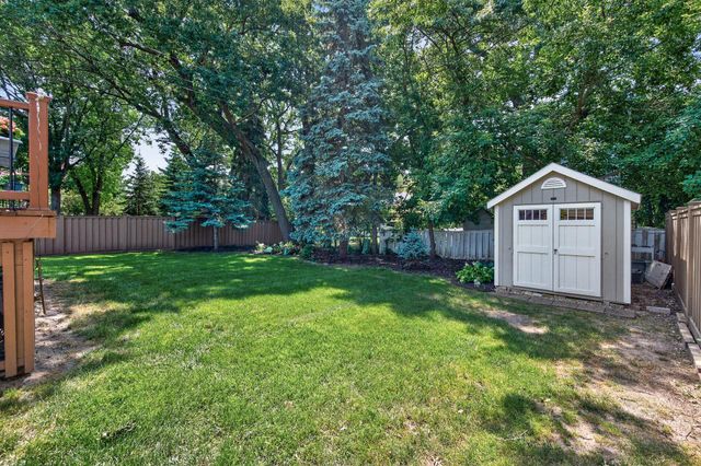 2200 Chalet Drive NE, Columbia Heights, MN 55421