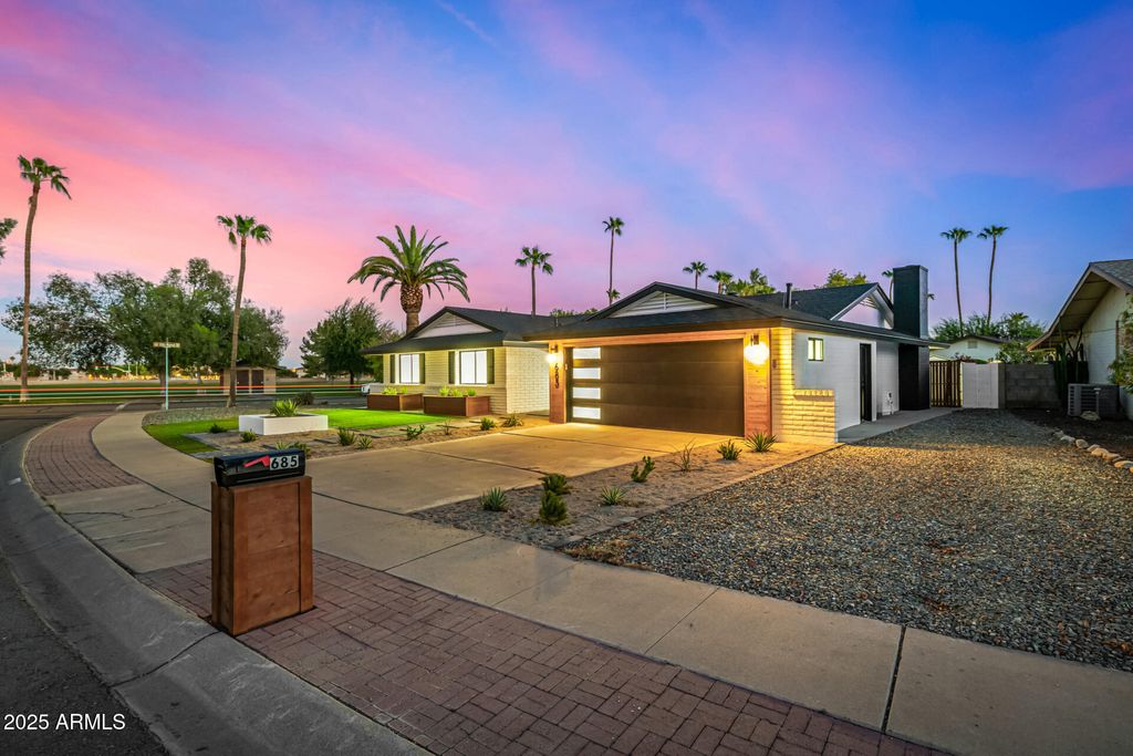 Image 2 of property listing at 685 E PALM Street, Litchfield Park, AZ 85340