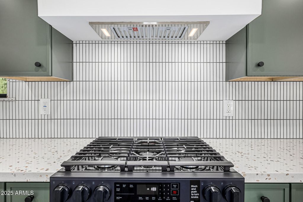 Image 21 of property listing at 685 E PALM Street, Litchfield Park, AZ 85340