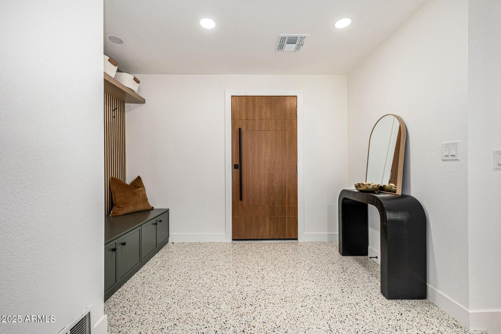 Image 9 of property listing at 685 E PALM Street, Litchfield Park, AZ 85340