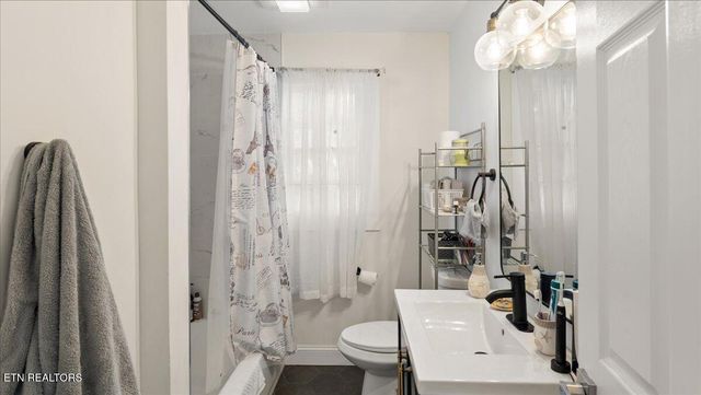 2322 Parkway Drive, Knoxville, TN 37918