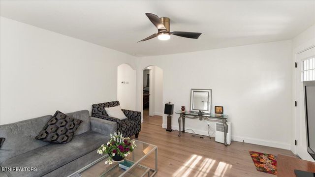 2322 Parkway Drive, Knoxville, TN 37918