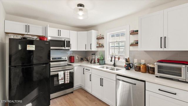 2322 Parkway Drive, Knoxville, TN 37918