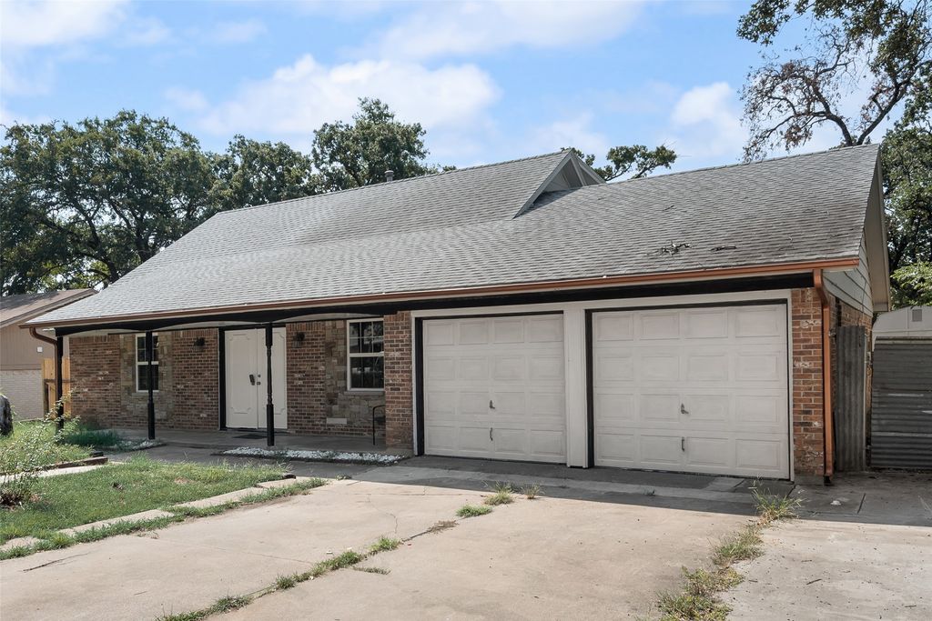 3412 Anmar Court, Forest Hill, TX 76140