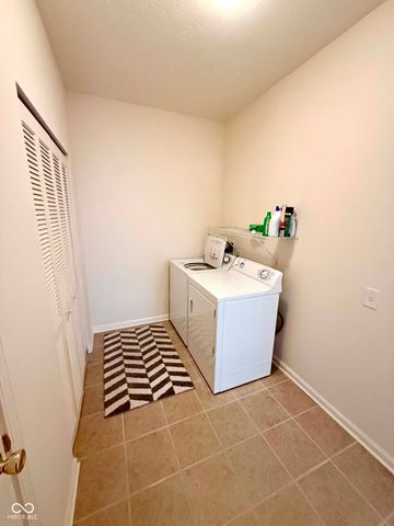 13517 Molique Boulevard, Fishers, IN 46037