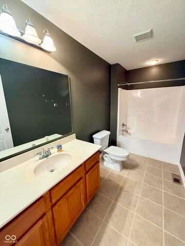 13517 Molique Boulevard, Fishers, IN 46037
