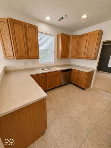 13517 Molique Boulevard, Fishers, IN 46037