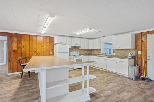 613 S Crocker Street, Sulphur, LA 70663