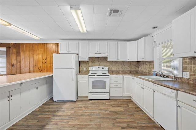 613 S Crocker Street, Sulphur, LA 70663