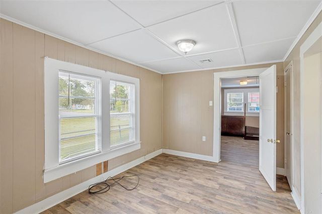 613 S Crocker Street, Sulphur, LA 70663