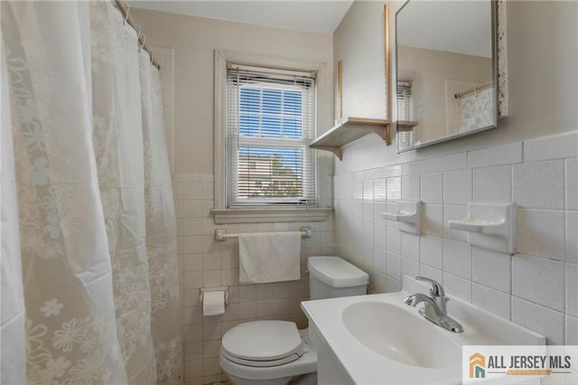 55 Eiseman Avenue, Piscataway, NJ 08854