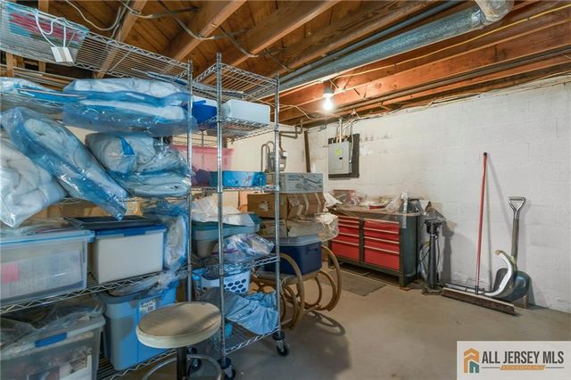 55 Eiseman Avenue, Piscataway, NJ 08854