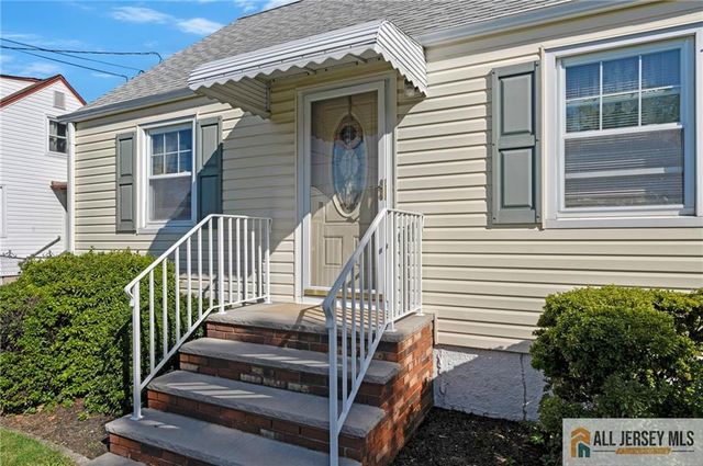 55 Eiseman Avenue, Piscataway, NJ 08854