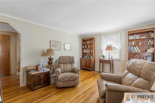 55 Eiseman Avenue, Piscataway, NJ 08854