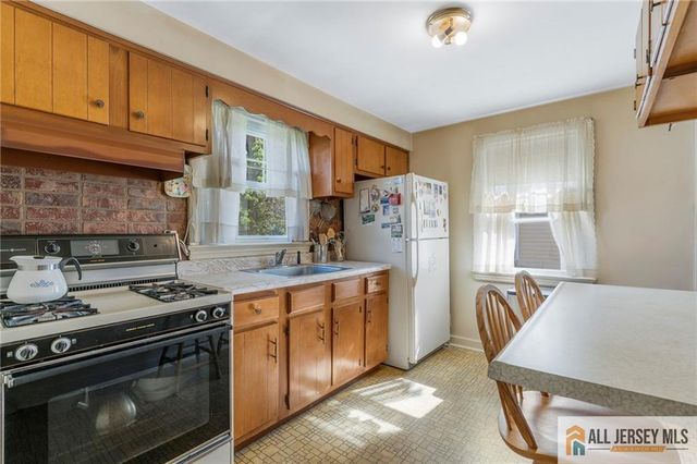 55 Eiseman Avenue, Piscataway, NJ 08854