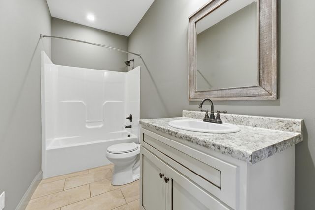 1738 E Boy Scout Road, Hixson, TN 37343