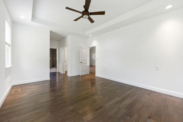 1738 E Boy Scout Road, Hixson, TN 37343