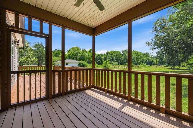 1738 E Boy Scout Road, Hixson, TN 37343