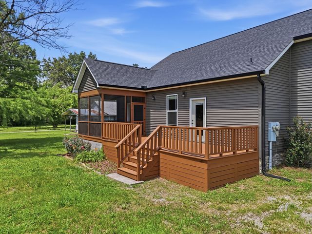 1738 E Boy Scout Road, Hixson, TN 37343