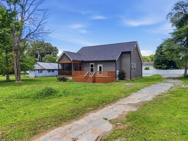 1738 E Boy Scout Road, Hixson, TN 37343
