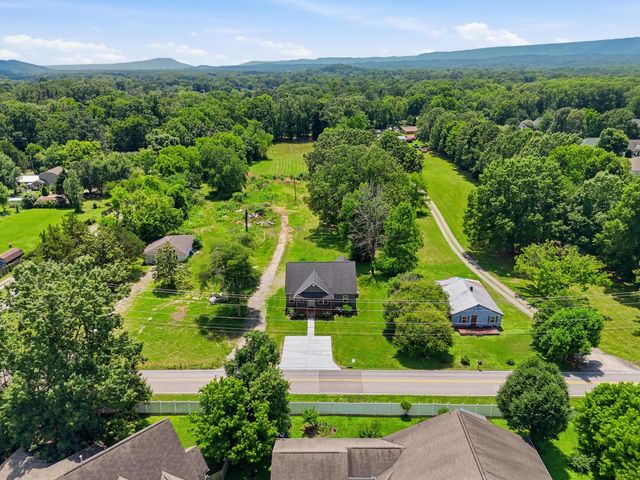 1738 E Boy Scout Road, Hixson, TN 37343